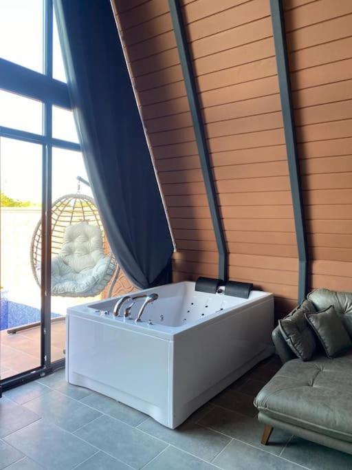 Hotel Triangle Life Suit à Kartepe Extérieur photo